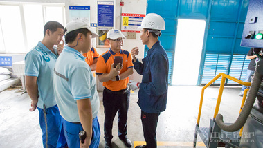 中正鍋爐售后服務團隊走進維達紙業燃氣鍋爐房