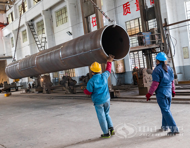 中正鍋爐車間一線員工各司其職忙生產