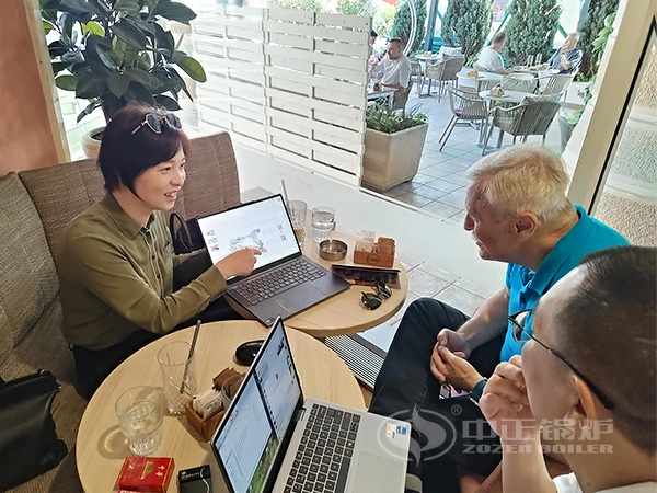 中正銷售闞虹跟客戶探討合作方向