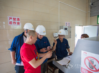 与用户仔细相同的永乐高锅炉售后效劳职员