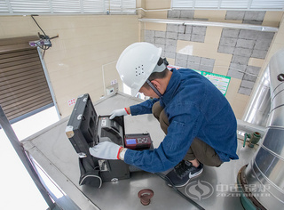 永乐高售后效劳职员周全检查锅炉装备