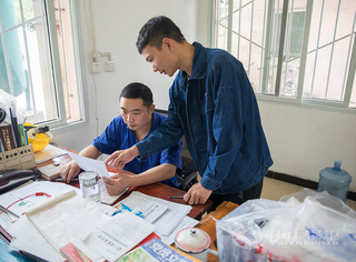 永乐高锅炉手艺职员与用户耐心相同