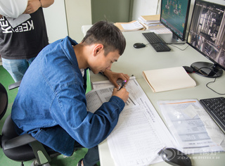 永乐高锅炉效劳职员认真填写反响表