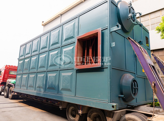 正在装车的永乐高节能环保燃气锅炉