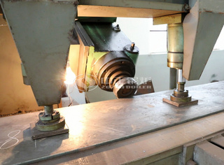 正在事情的永乐高锅炉铣边机