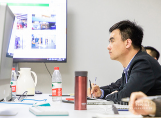 认真听课的永乐高锅炉员工