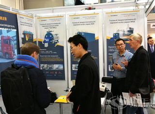 永乐高锅炉展位前来访客户络绎一直