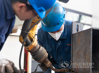 着名锅炉品牌永乐高锅炉一线员工研究焊接角度