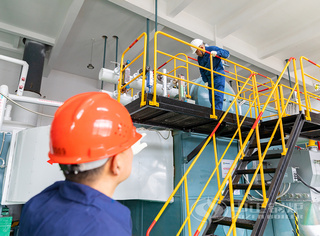 永乐高锅炉售后团队正在检查清静附件水位计