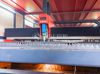 永乐高锅炉新引进大型光纤激光切割装备