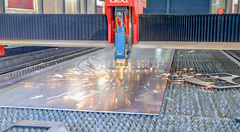 永乐高锅炉大型光纤激光切割装备进一步提升产品质量