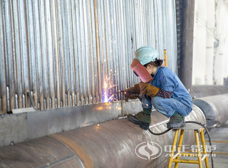 永乐高人以精湛的手艺水平包管锅炉焊缝质量