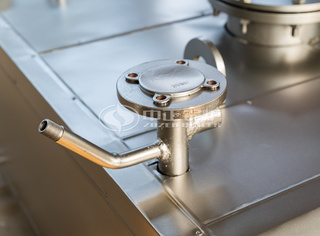 永乐高节能器和冷凝器装备出口集箱