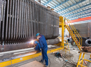 永乐高SZS燃气锅炉对流管制焊接事情量大