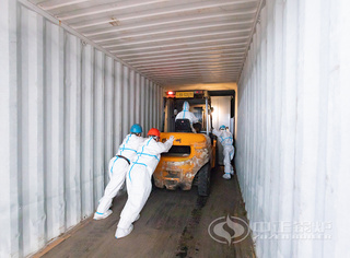 永乐高锅炉装集装箱发往外洋