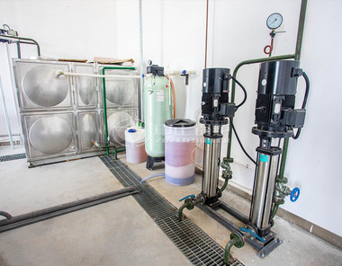 中正合理选配水处理系统提高炉水质量