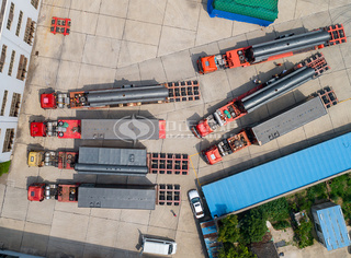 在宽阔的厂区内，三台大吨位锅炉整装待发