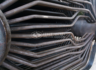 锅炉内部的对流管制区，特殊是后部的拉稀错列结构和前部的顺列结构。这一巧妙的设计优化了烟气流动路径，提高了热交流效率。