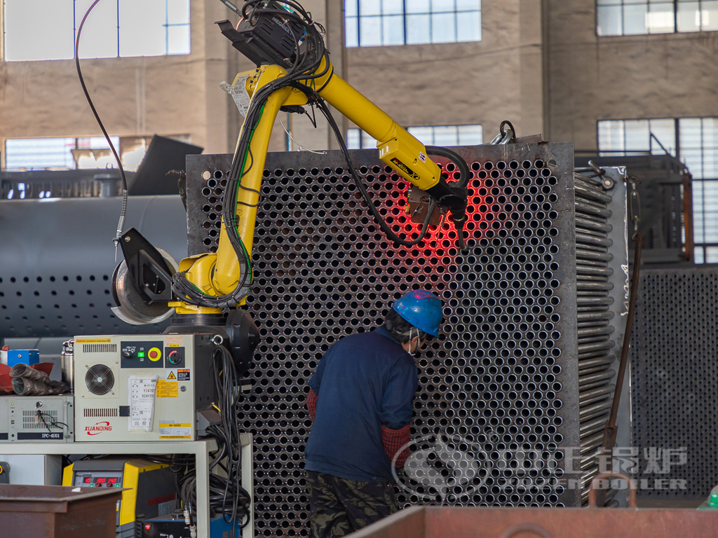 现场设备布局有序，车间管理规范，为稳定生产提供基础支持。